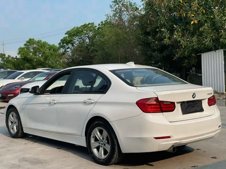 宝马3系 内饰前排