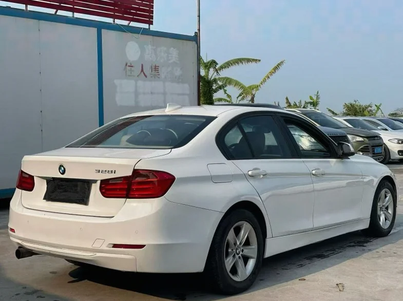 宝马3系 驾驶室