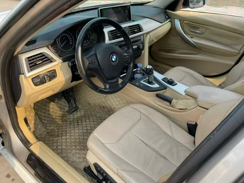 宝马3系 正面外观三