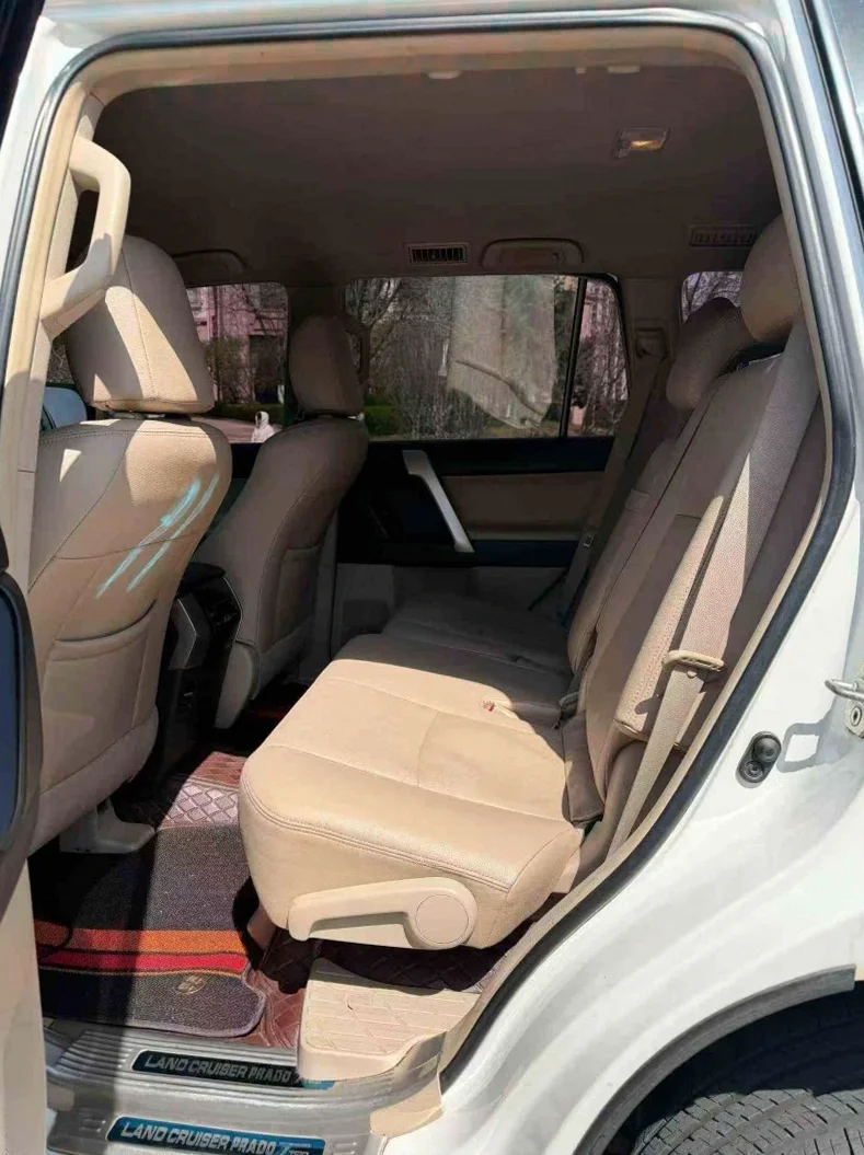 丰田普拉多 后面外观三