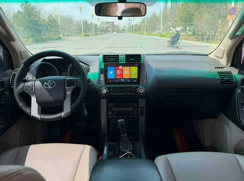 丰田普拉多 后面外观二