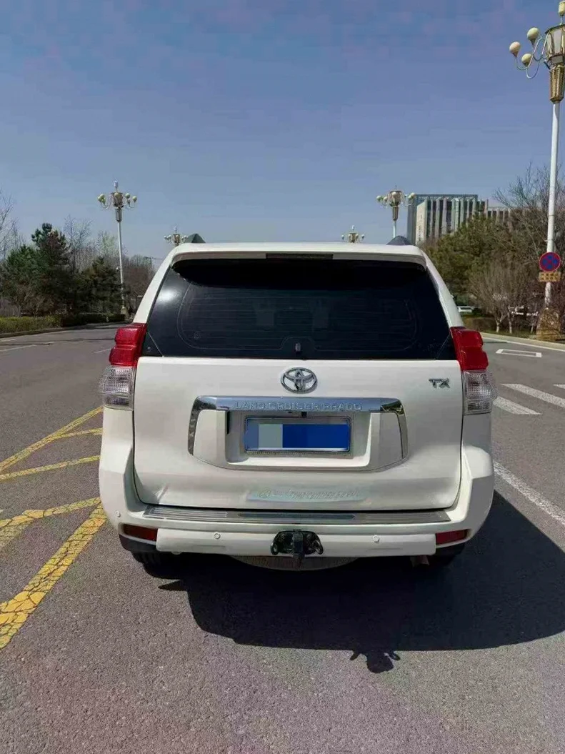 丰田普拉多 驾驶室