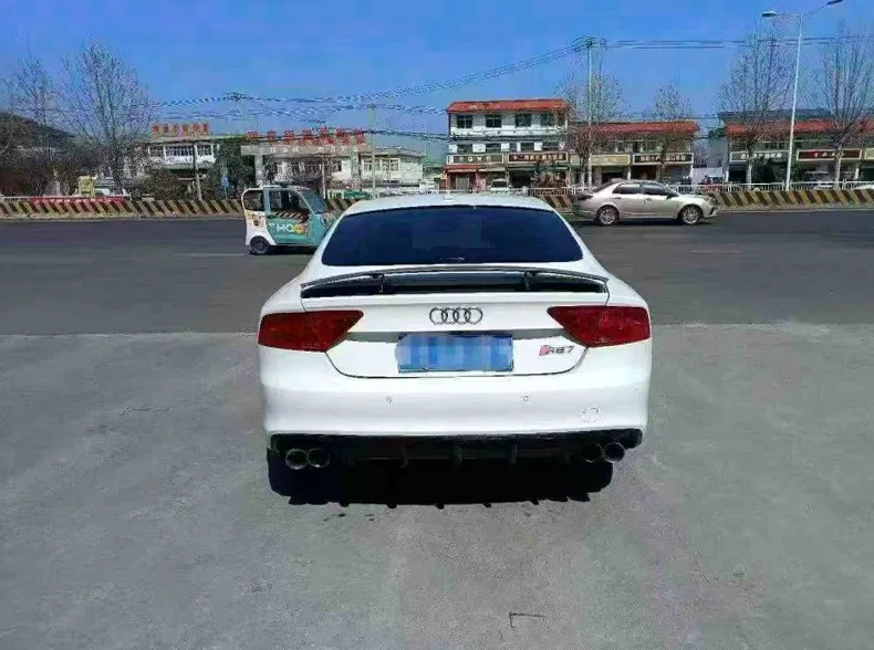 奥迪A7L 内饰后排