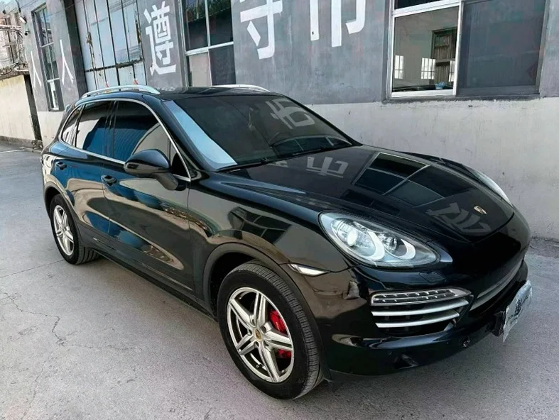 保时捷卡宴 正面外观二