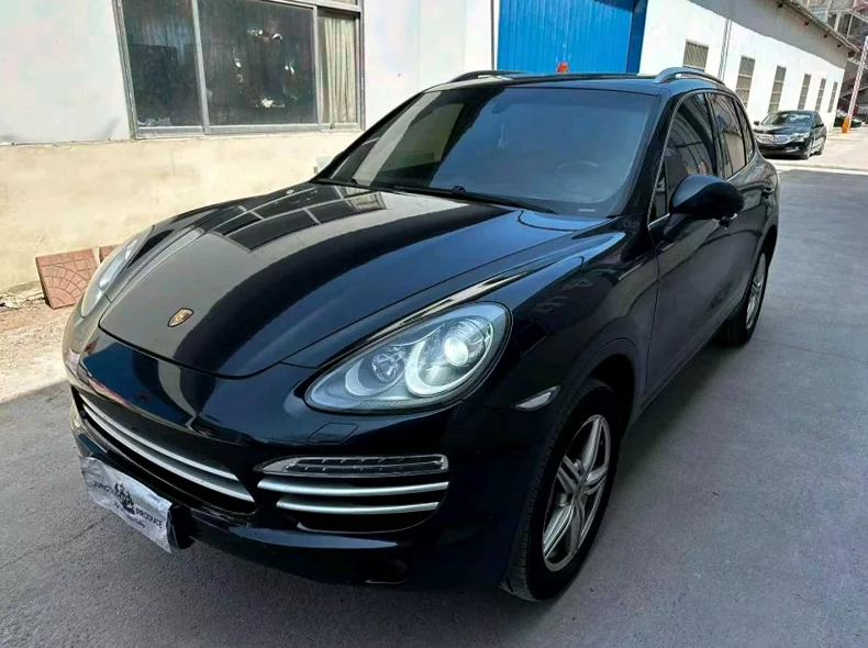 保时捷卡宴 正面外观三