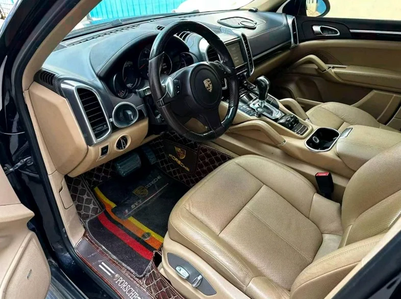 保时捷卡宴 后面外观二