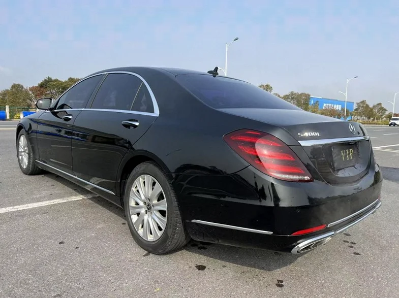 奔驰S 内饰前排