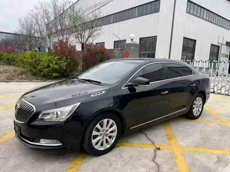 别克君越 正面外观三