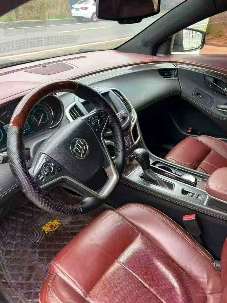 别克君越 后面外观二