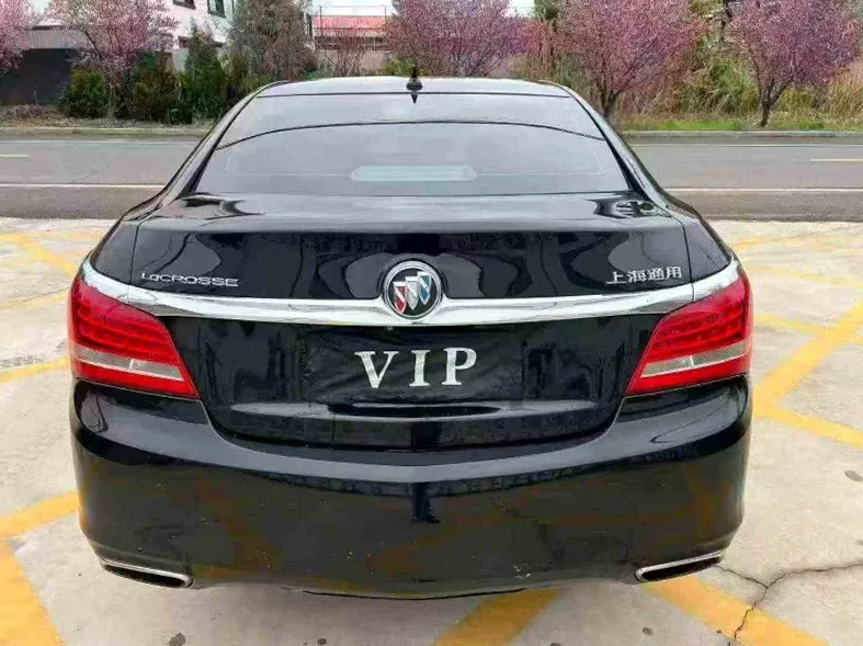 别克君越 内饰后排