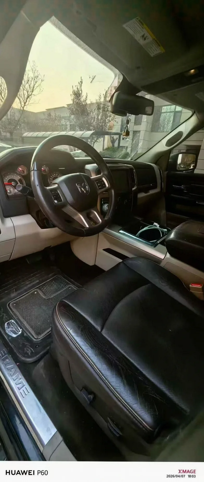 道奇霸王龙 后面外观一