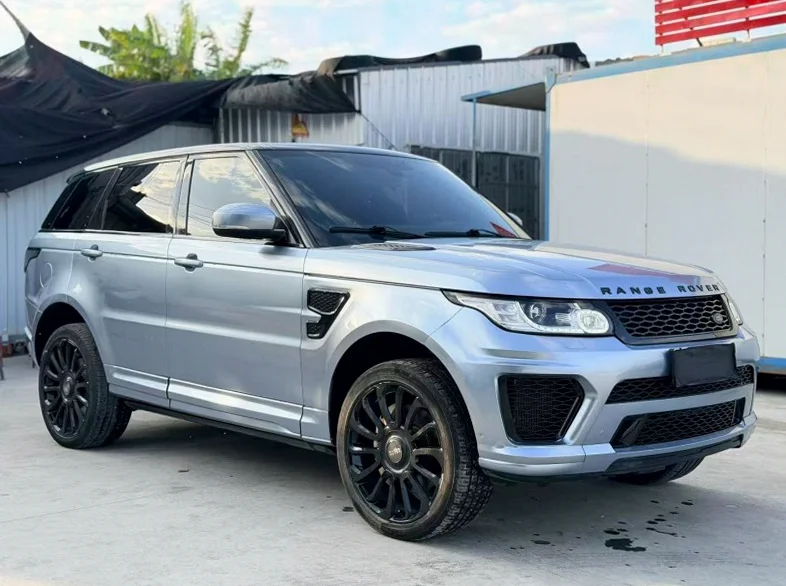 路虎揽胜运动 正面外观三