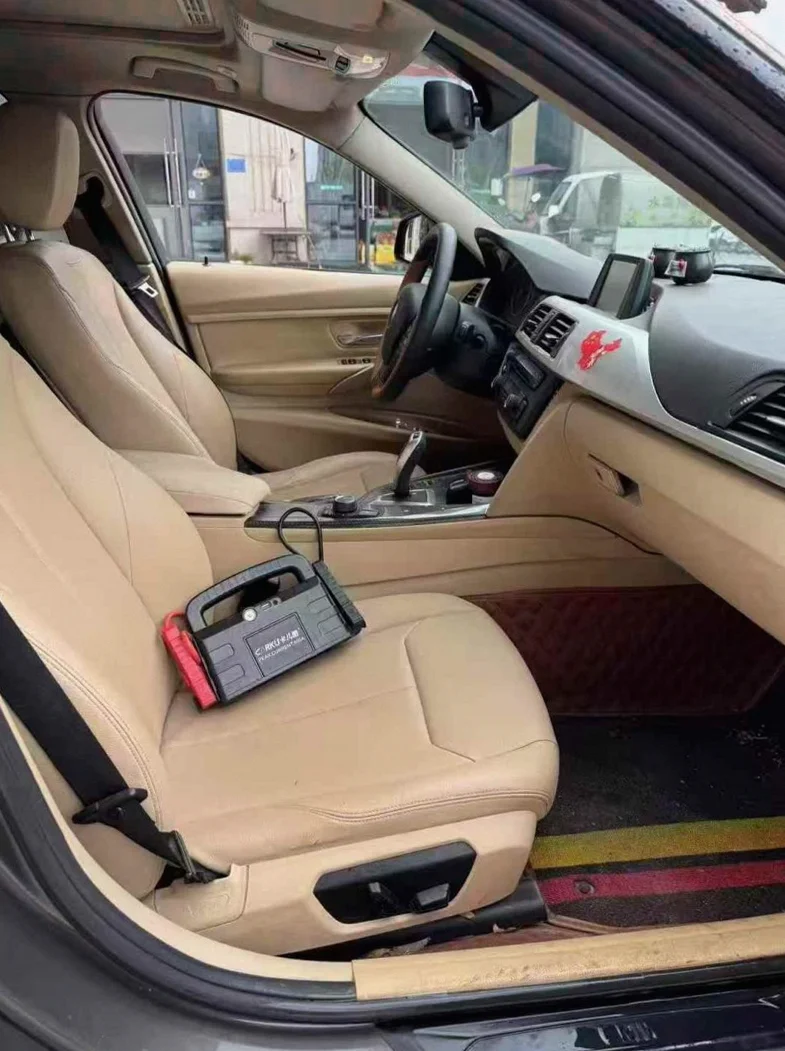 宝马3系 内饰后排