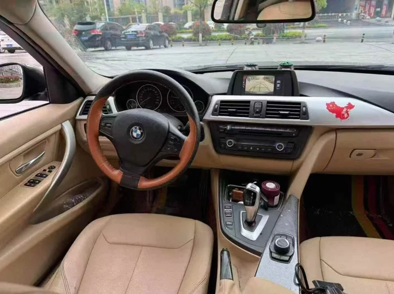 宝马3系 后面外观一