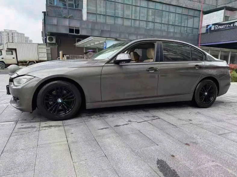 宝马3系 正面外观二