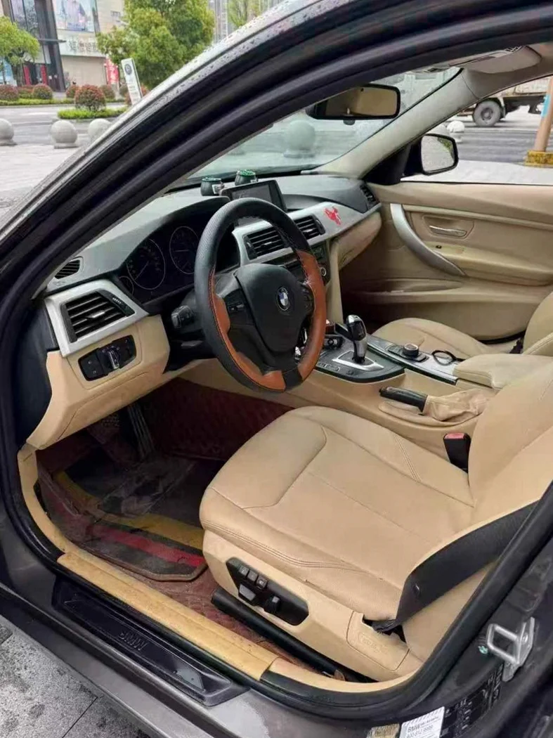 宝马3系 后面外观二