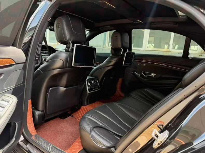 奔驰S 后面外观三