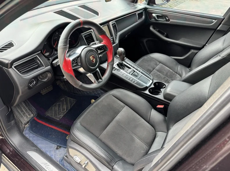 保时捷Macan 后面外观二