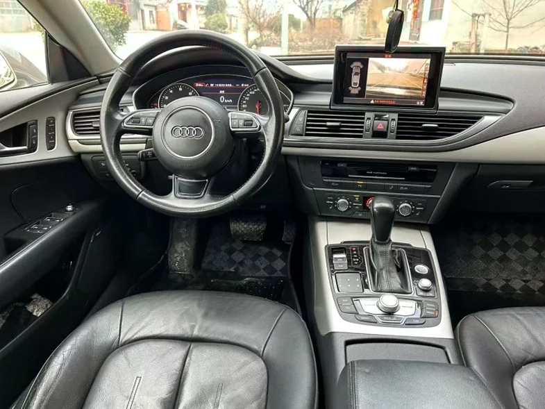 奥迪A7L 后面外观一