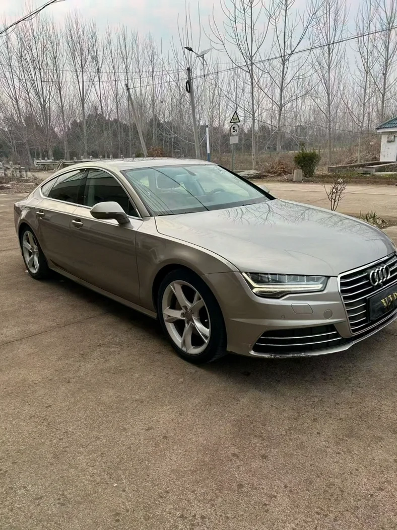 奥迪A7L 正面外观三