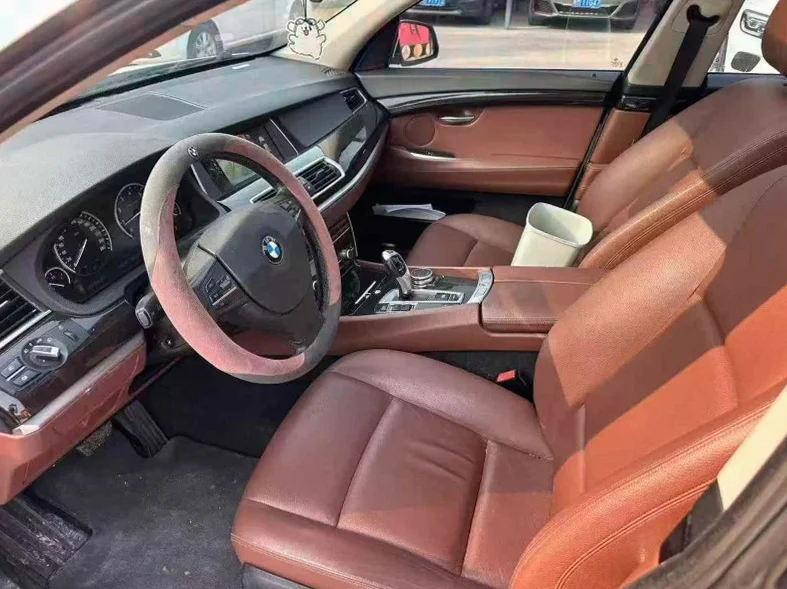 宝马5系 后面外观一