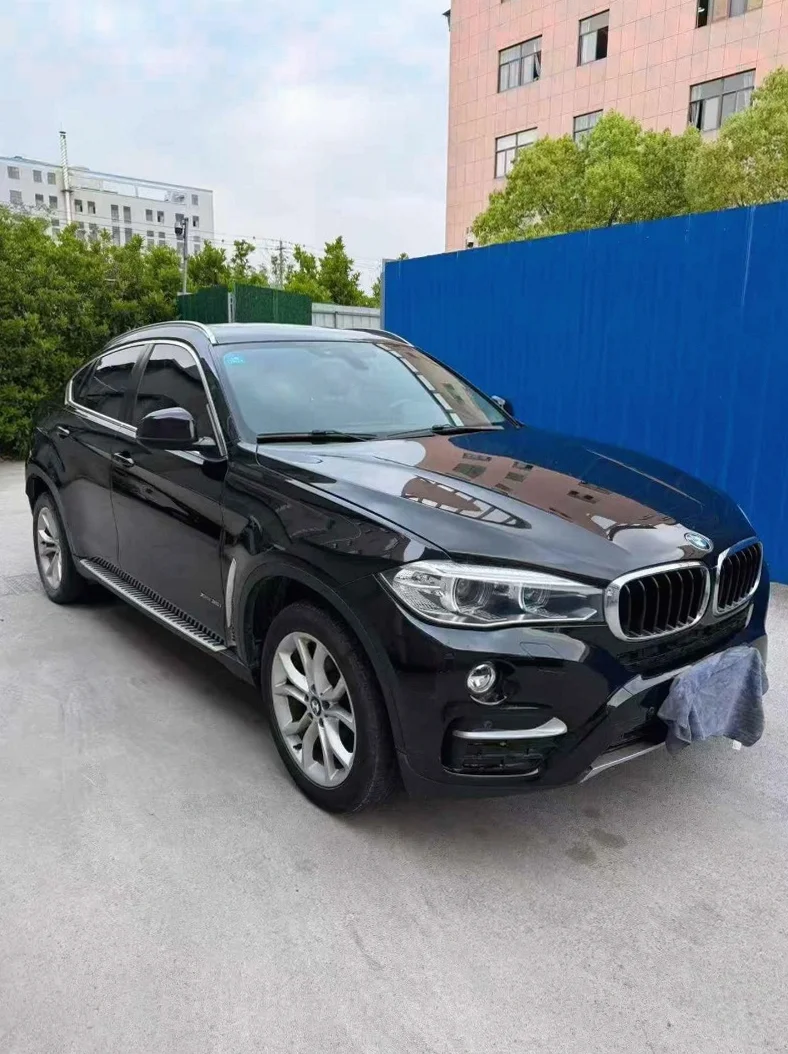 宝马X6 正面外观二