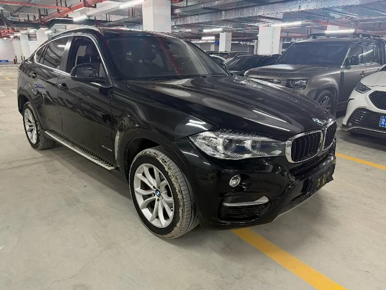 宝马X6 后面外观一