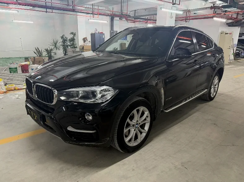 宝马X6 正面外观二