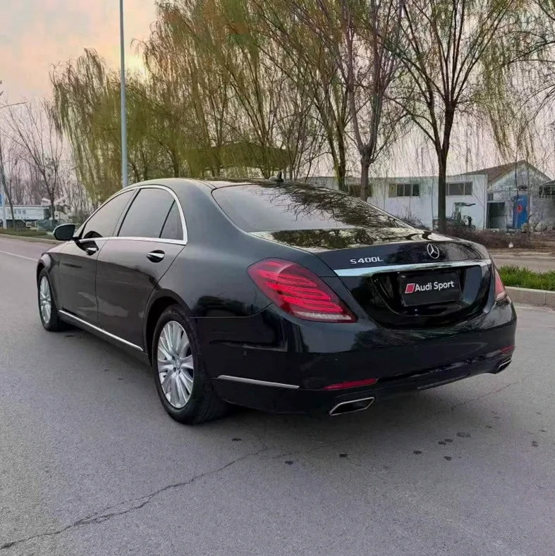 奔驰S 内饰前排