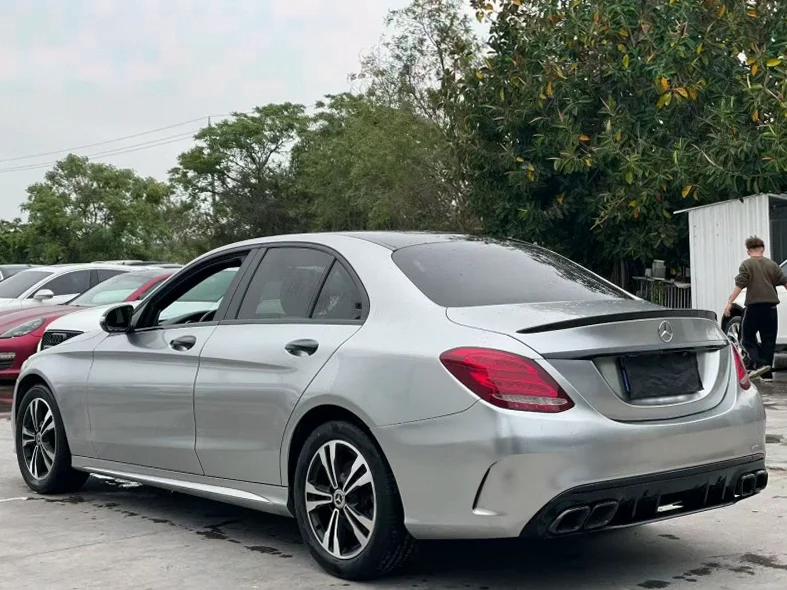 奔驰C 内饰前排