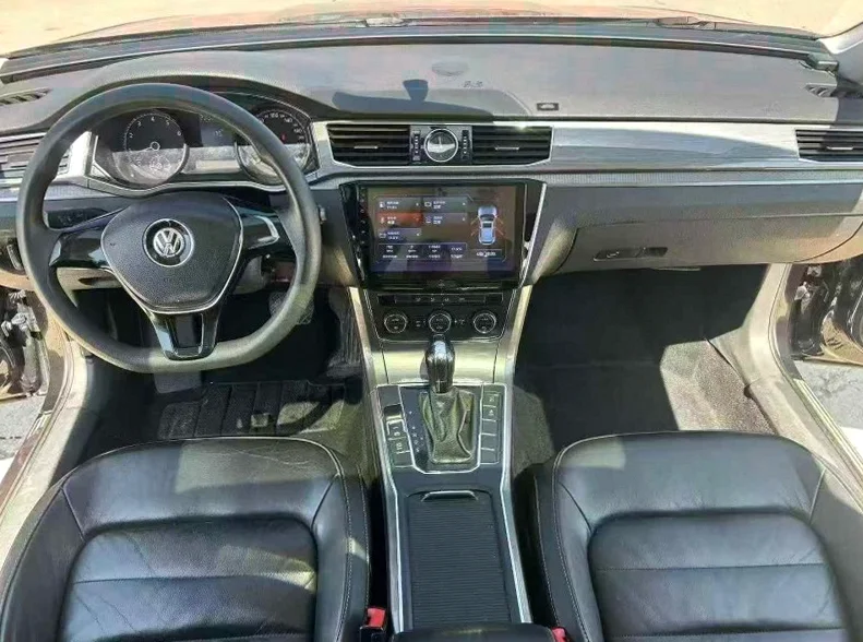 大众帕萨特 后面外观一