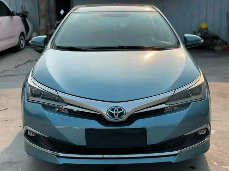 16年丰田卡罗拉1.8L油电混动版