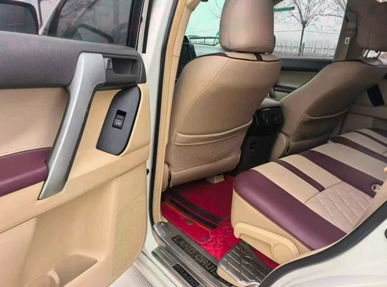 丰田普拉多 内饰后排