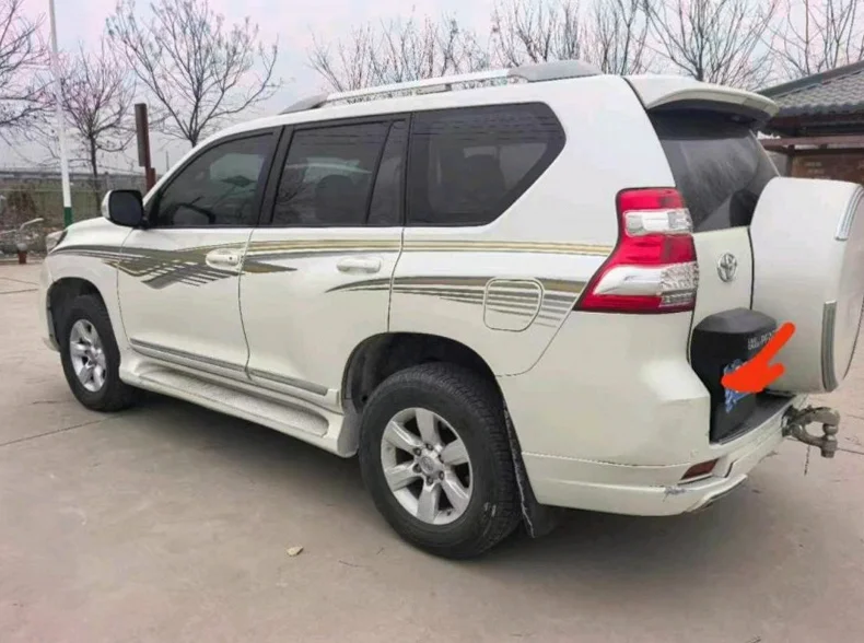 丰田普拉多 后面外观一