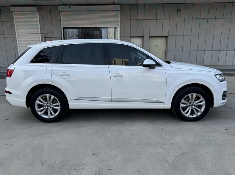 奥迪Q7 后面外观三