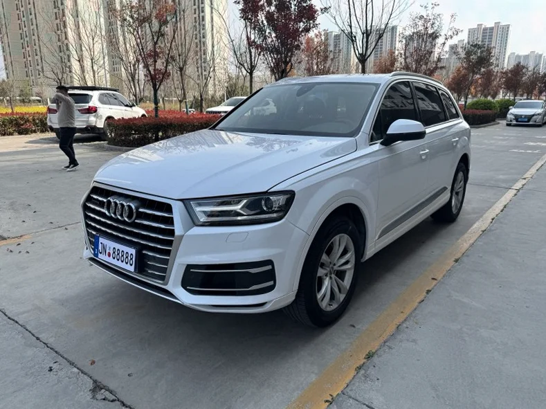 奥迪Q7 后面外观二