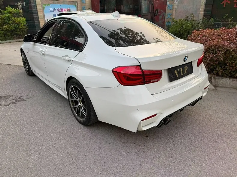 宝马3系 内饰后排