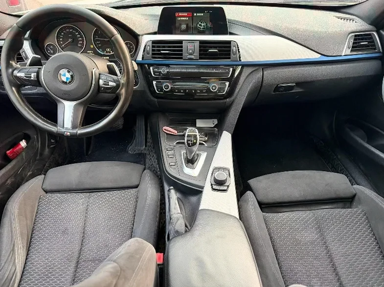 宝马3系 后面外观二