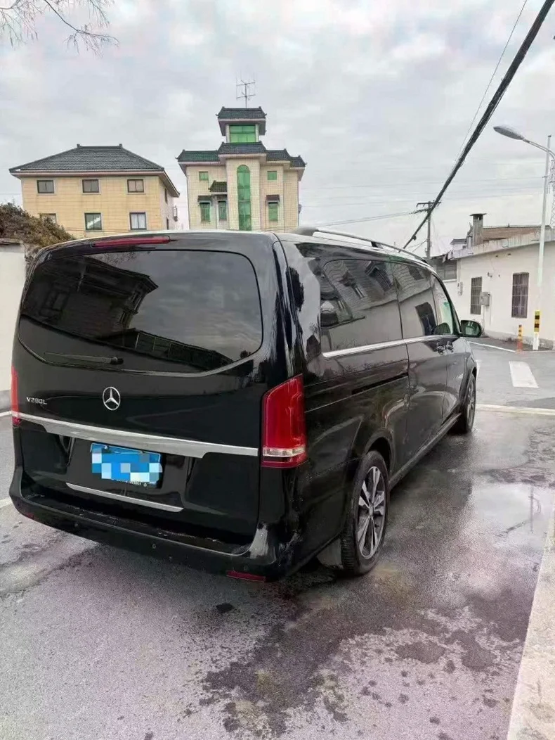 奔驰V 内饰后排