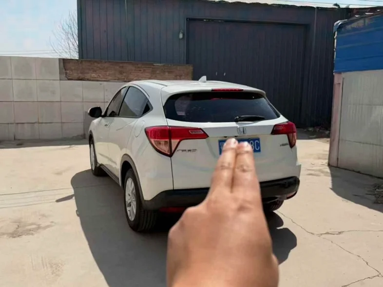 本田缤智 驾驶室