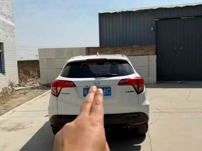 本田缤智 内饰前排