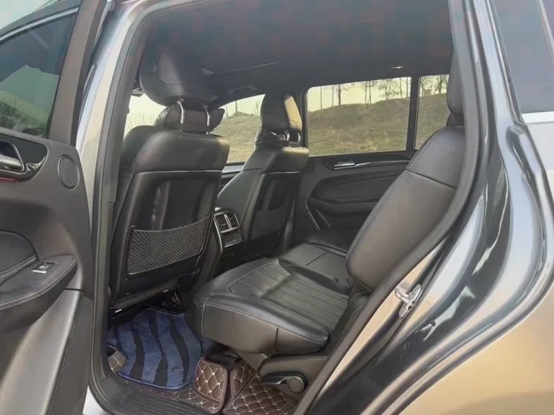 奔驰GLS 后面外观二