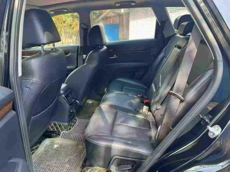 起亚KX7 后面外观一