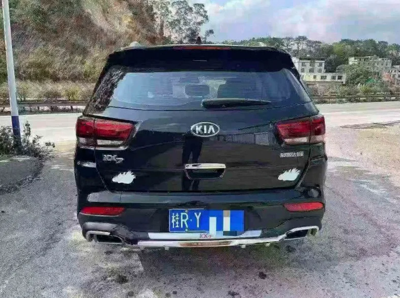 起亚KX7 内饰后排