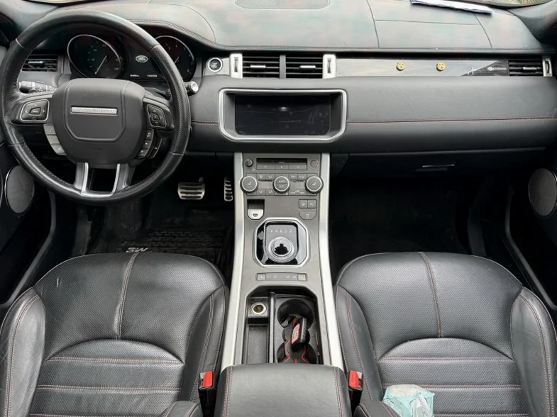 路虎极光 后面外观一