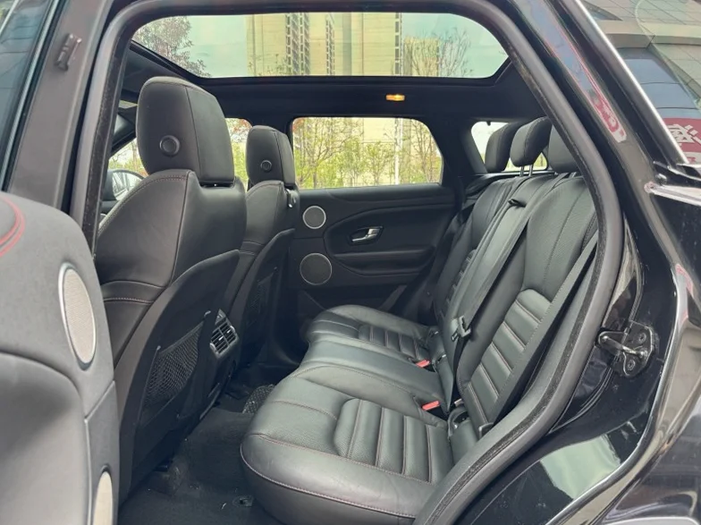 路虎极光 后面外观三