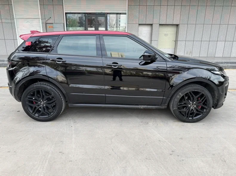 路虎极光 正面外观三