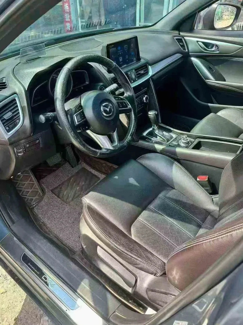 马自达CX-4 后面外观三