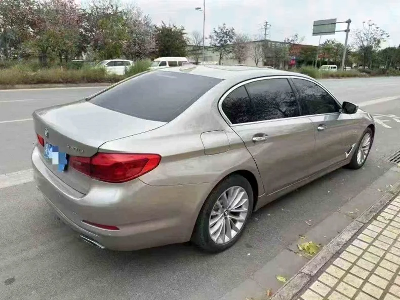 宝马5系 内饰后排