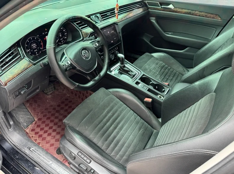 大众迈腾 后面外观三